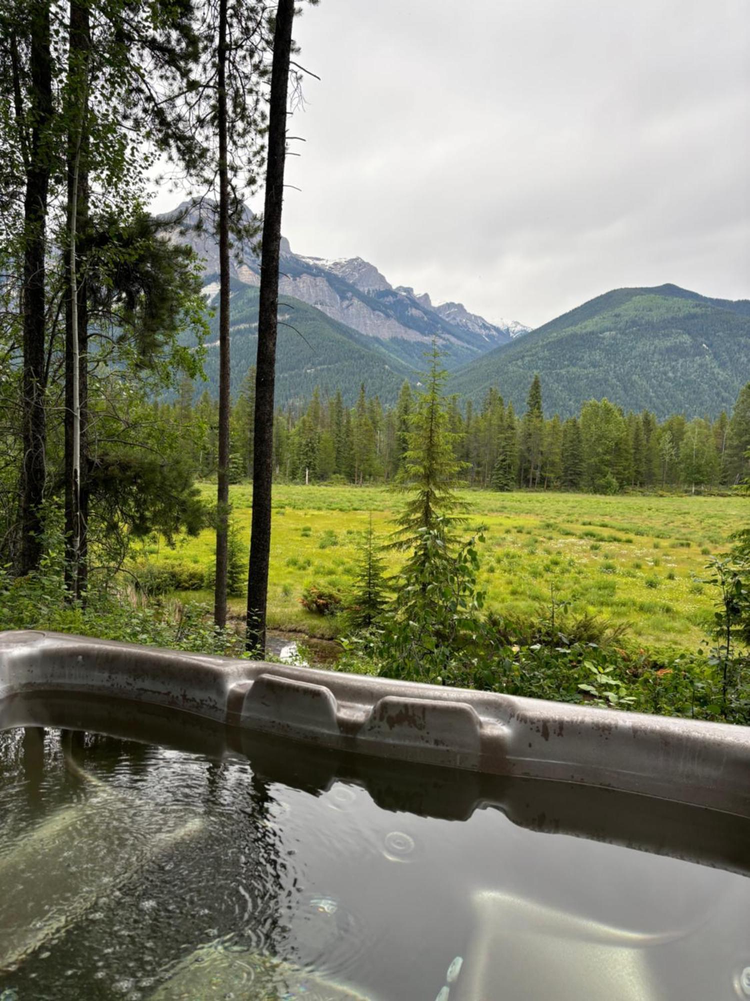 Rocky Mountain Cabins And Home Голден Экстерьер фото